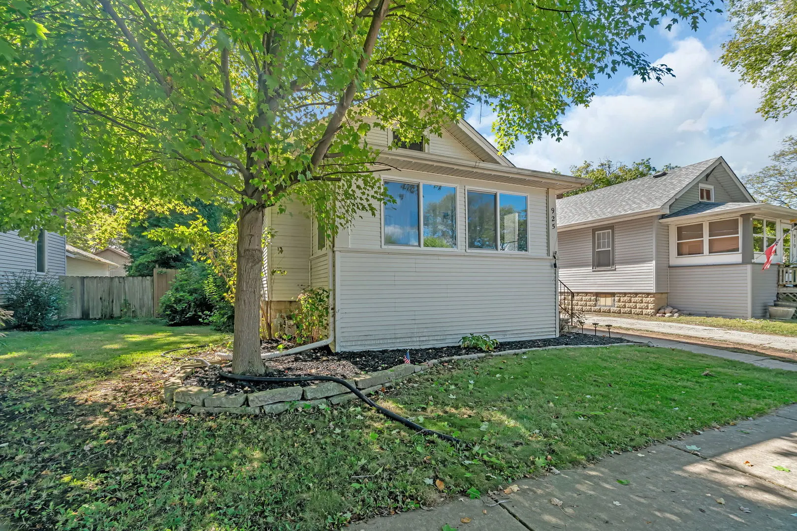 925 E Jackson Street IL