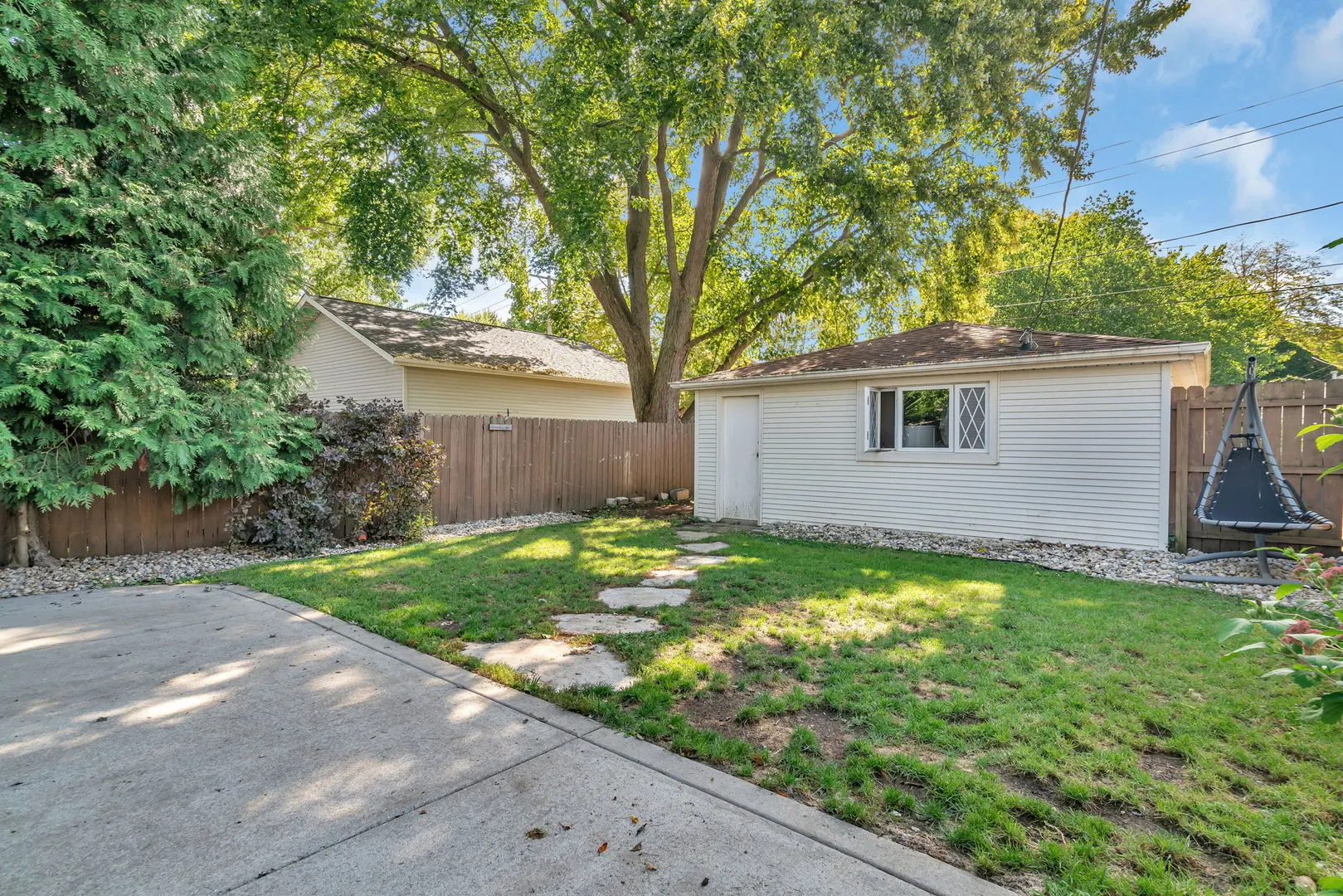 925 E Jackson Street IL
