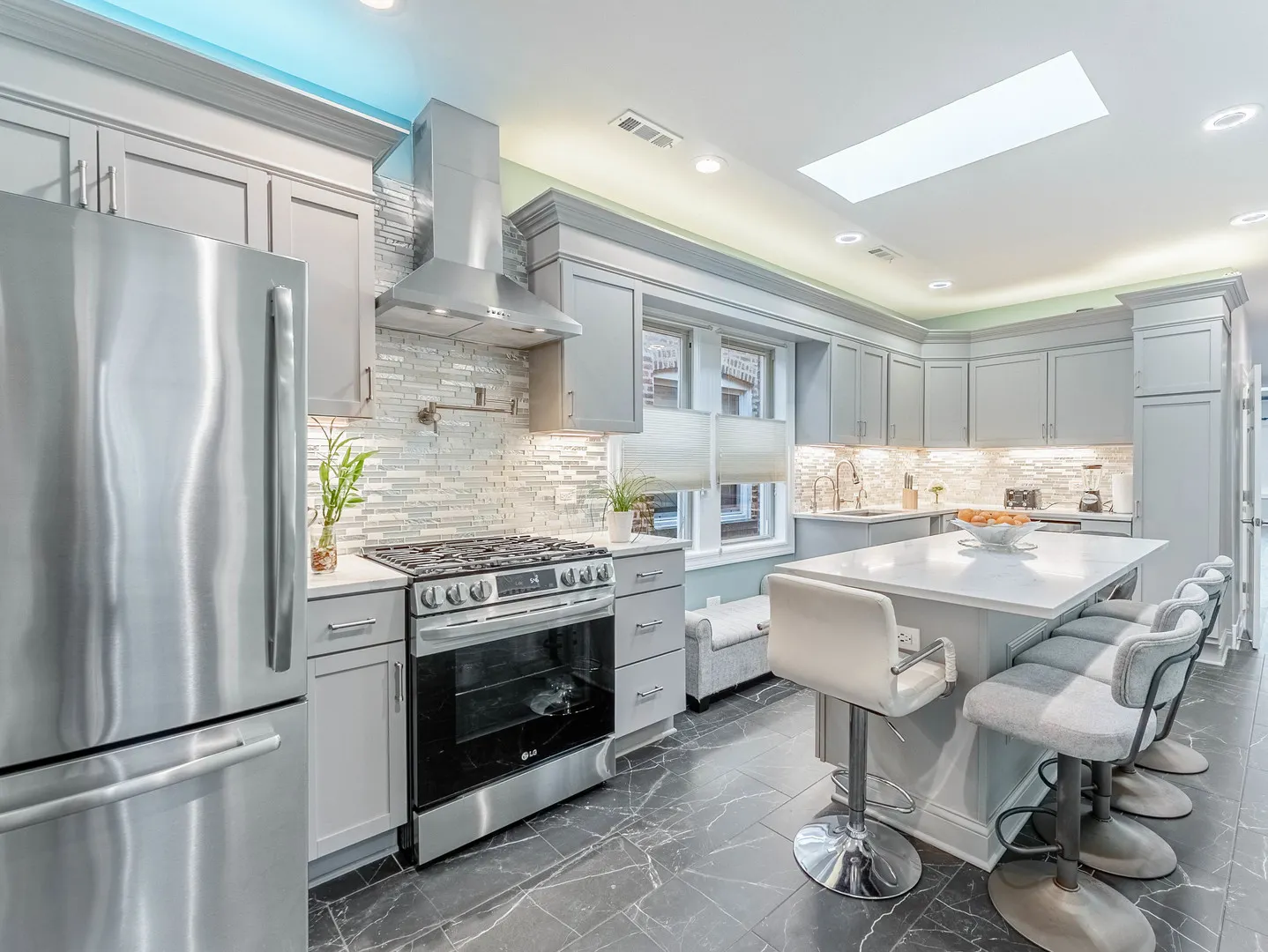 5330 W Drummond Place IL