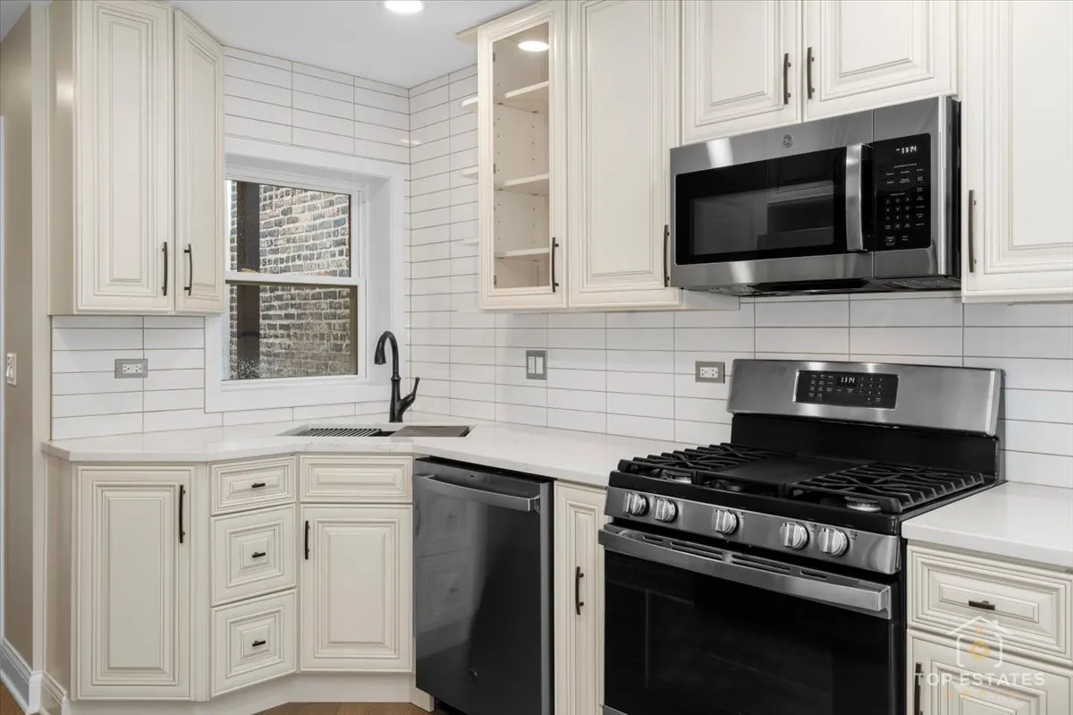 2318 W 35th Place IL