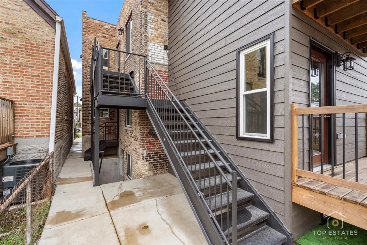 2318 W 35th Place IL