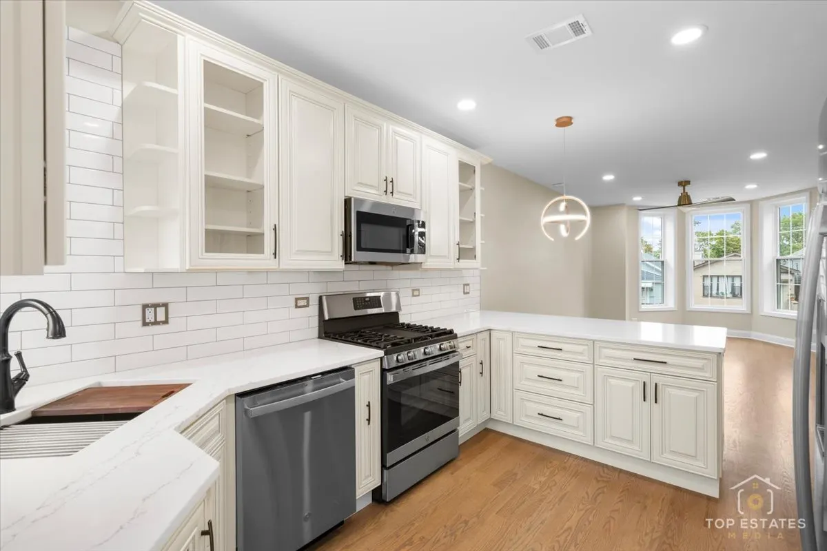 2318 W 35th Place IL