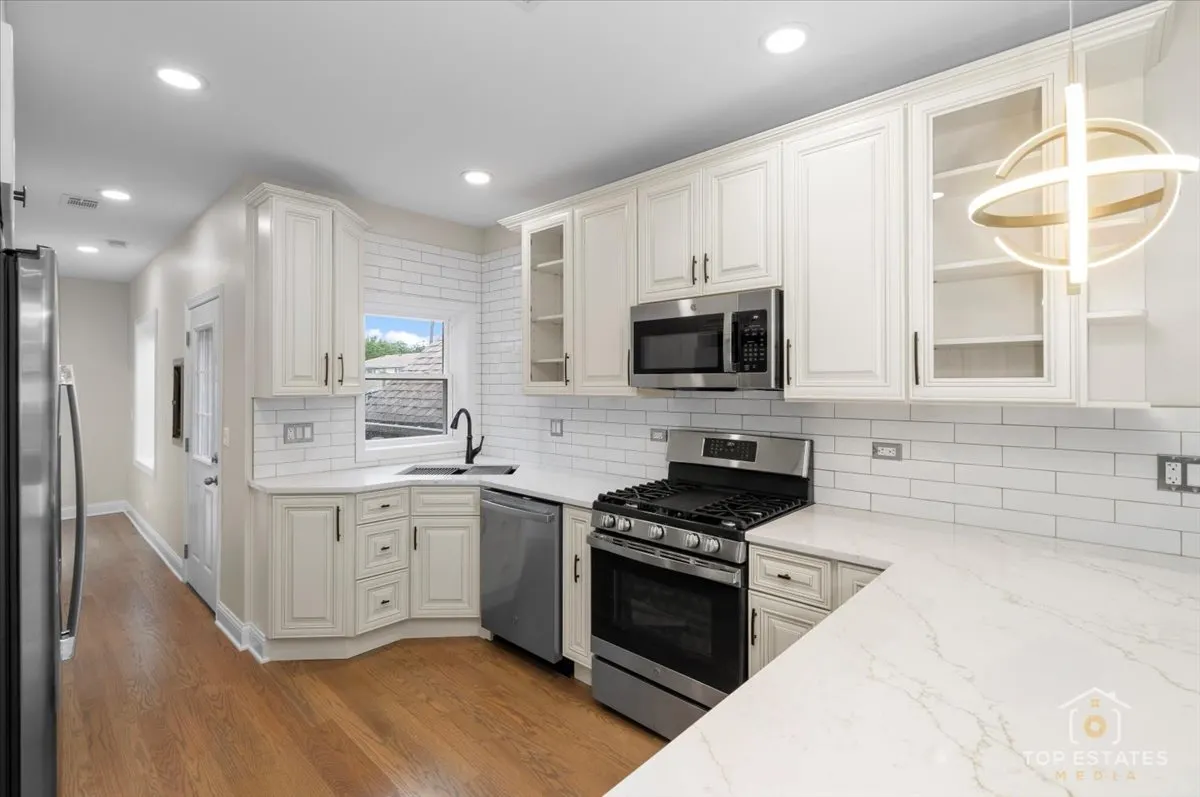 2318 W 35th Place IL