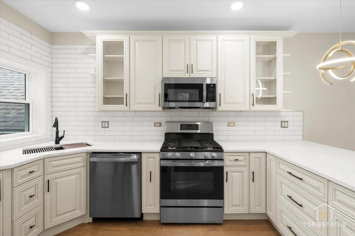 2318 W 35th Place IL