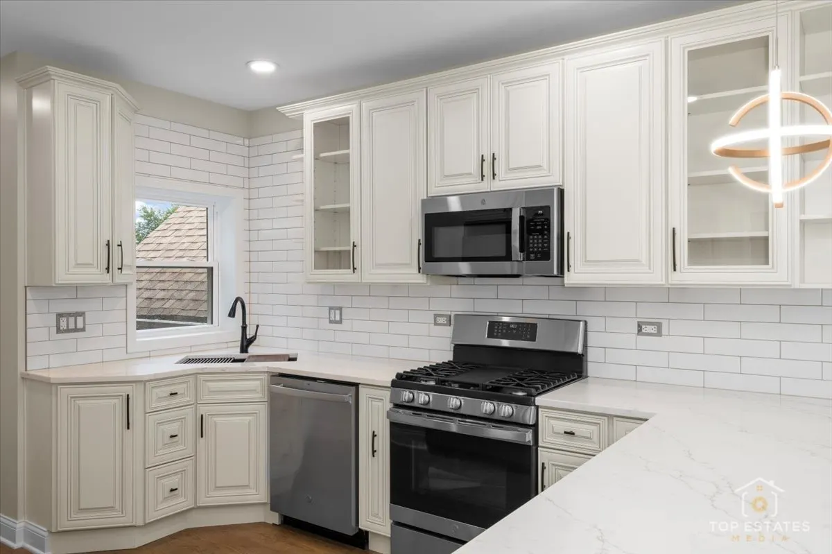 2318 W 35th Place IL
