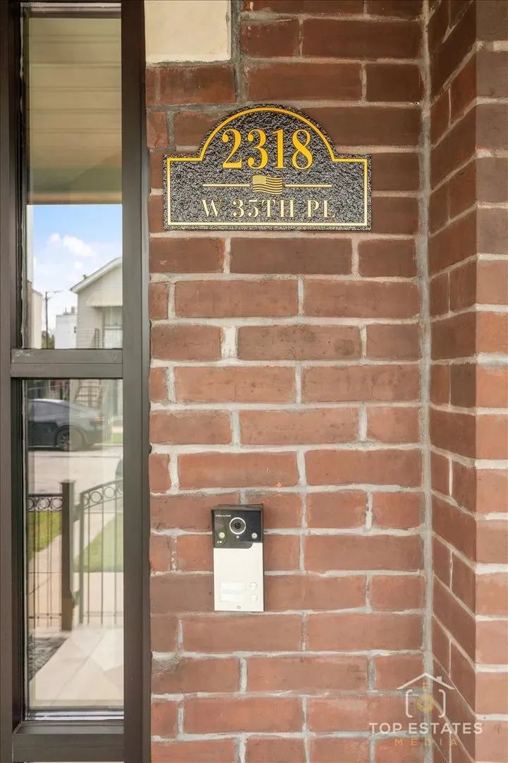 2318 W 35th Place IL