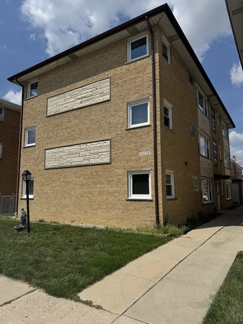 8228 Walsh Lane 3F IL