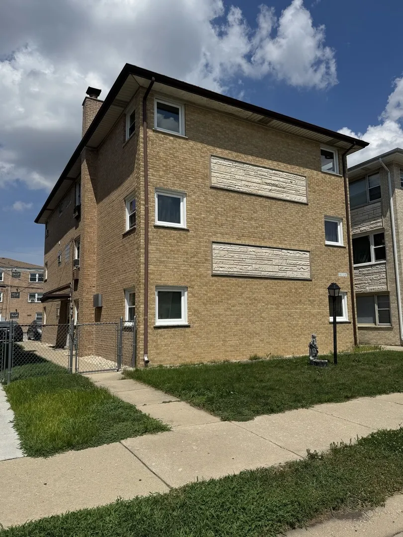 8228 Walsh Lane 3F IL