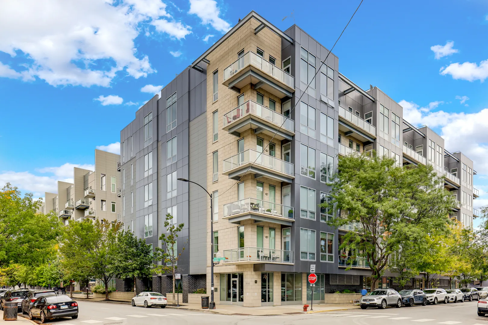 1100 W Adams Street 1 IL