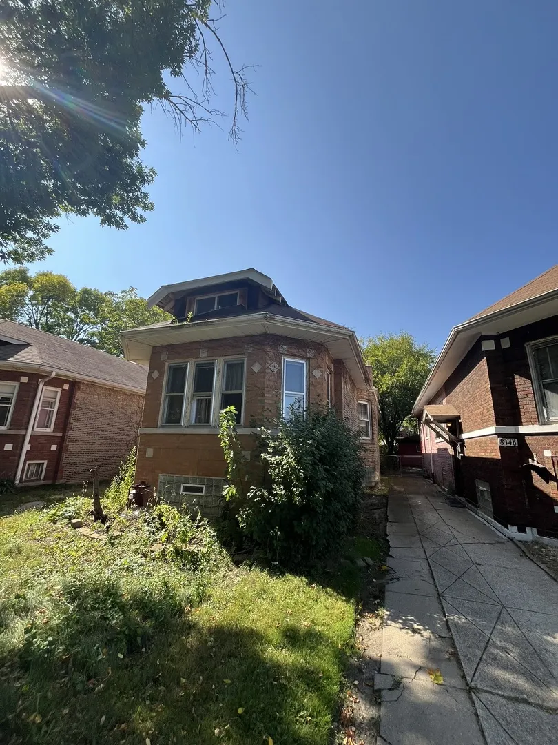 8150 S Oglesby Avenue IL