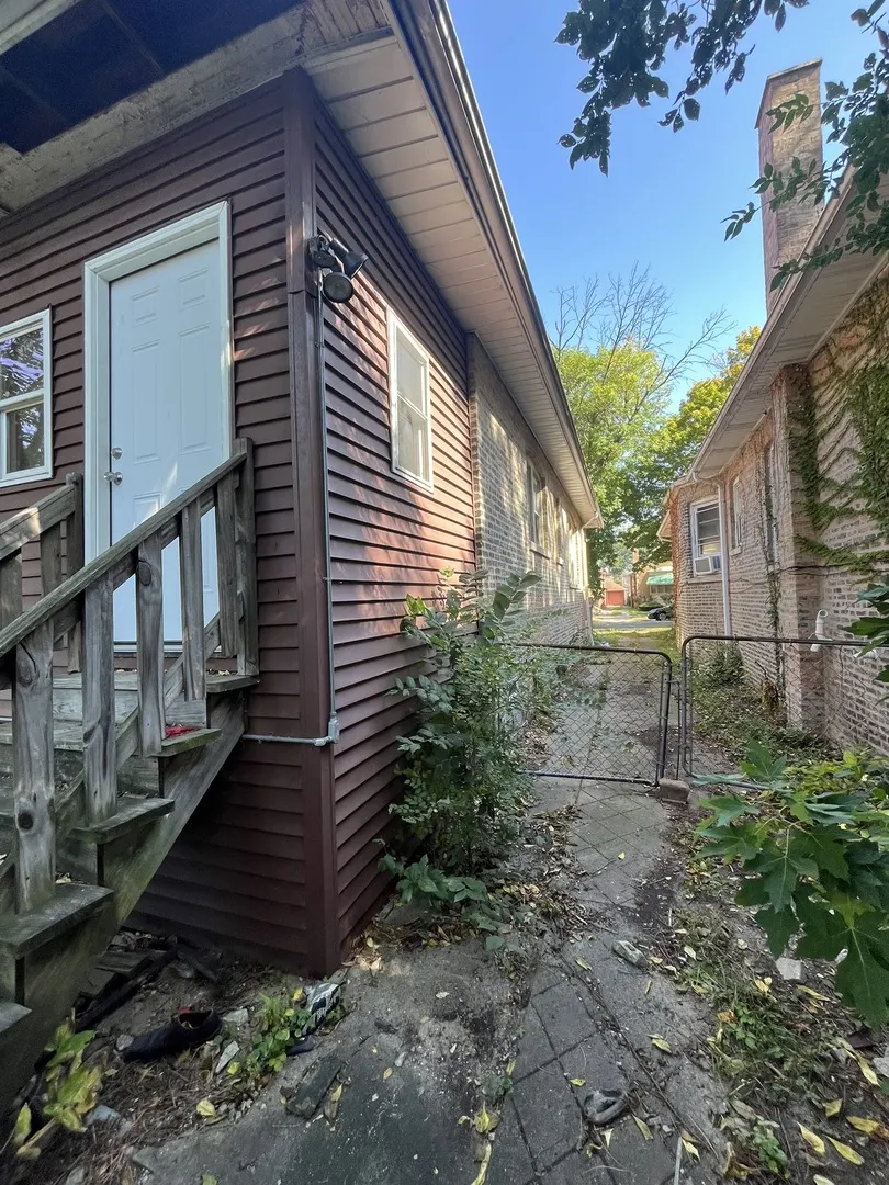 8150 S Oglesby Avenue IL