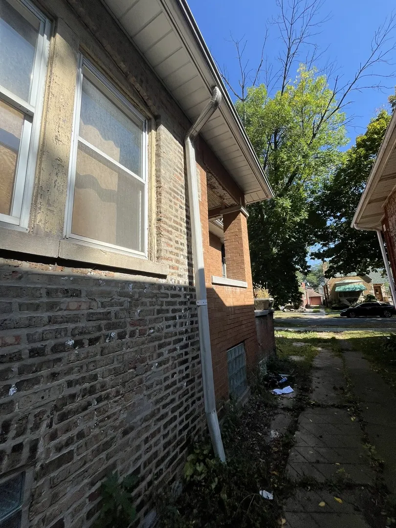 8150 S Oglesby Avenue IL