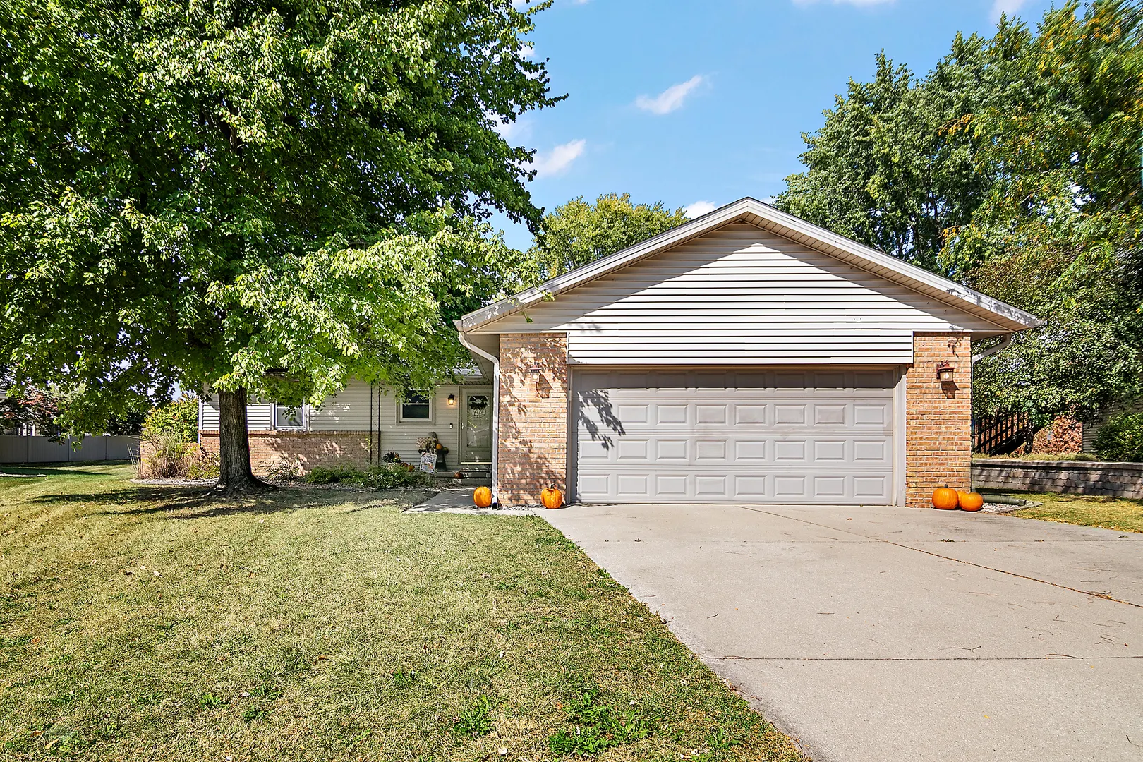 1365 Braemar Court IL