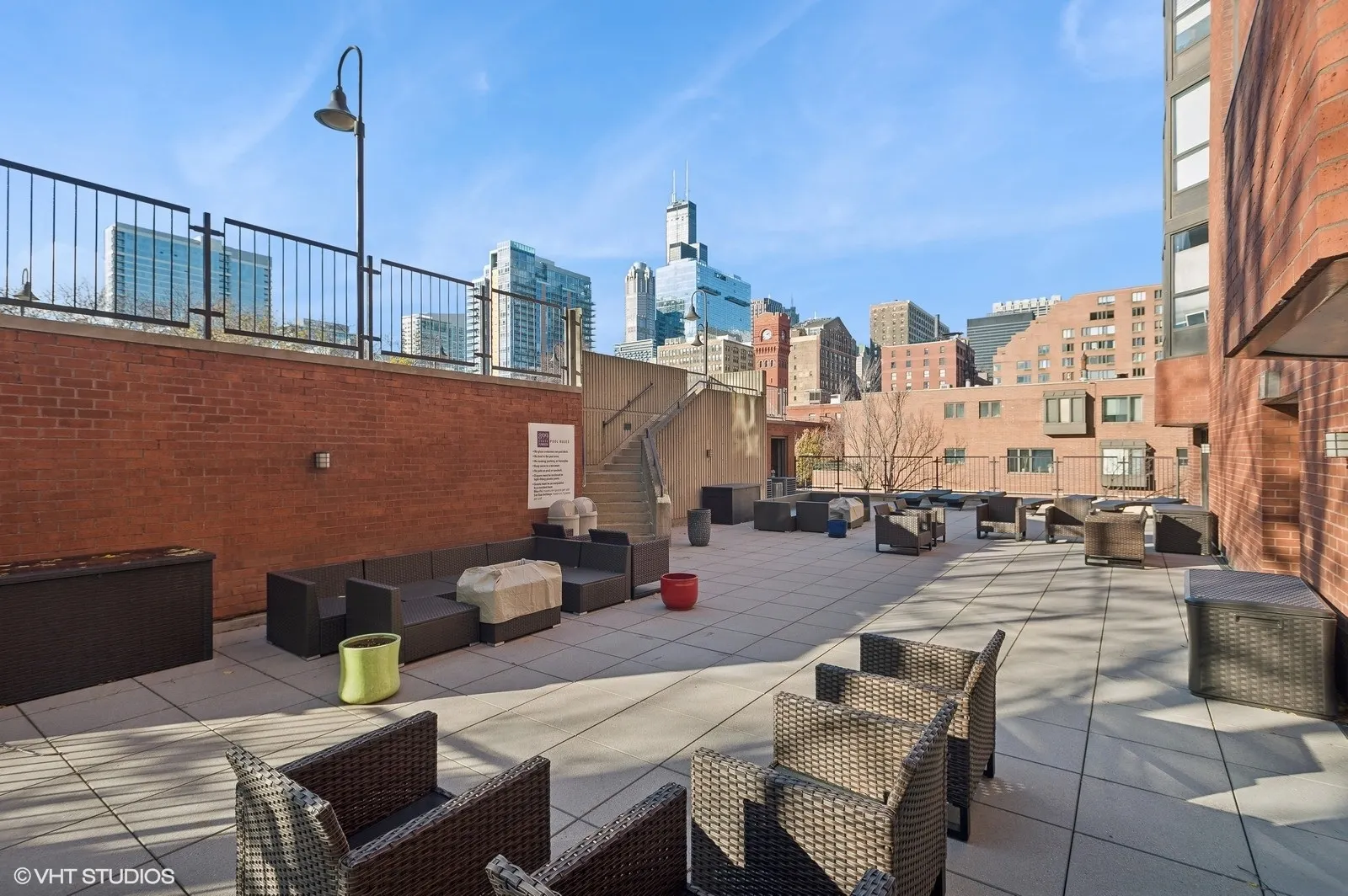899 S Plymouth Court 404 IL
