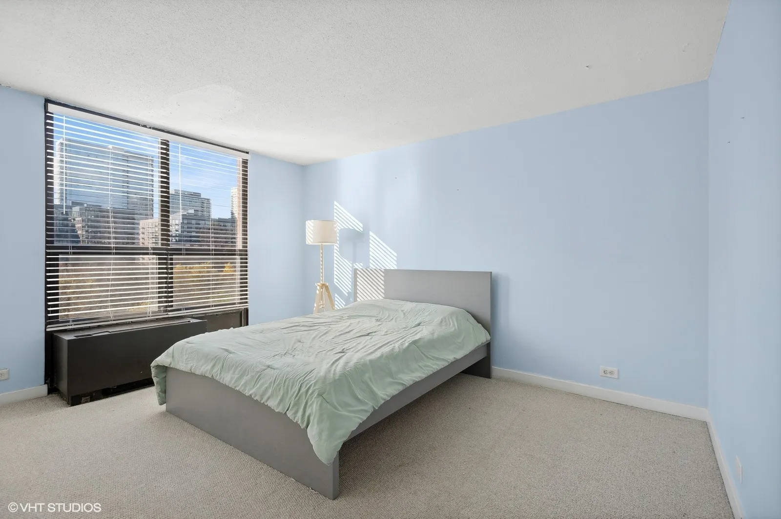 899 S Plymouth Court 404 IL