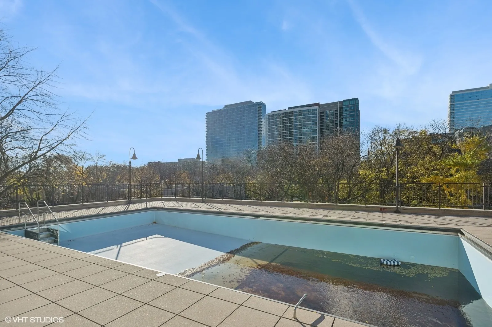 899 S Plymouth Court 404 IL