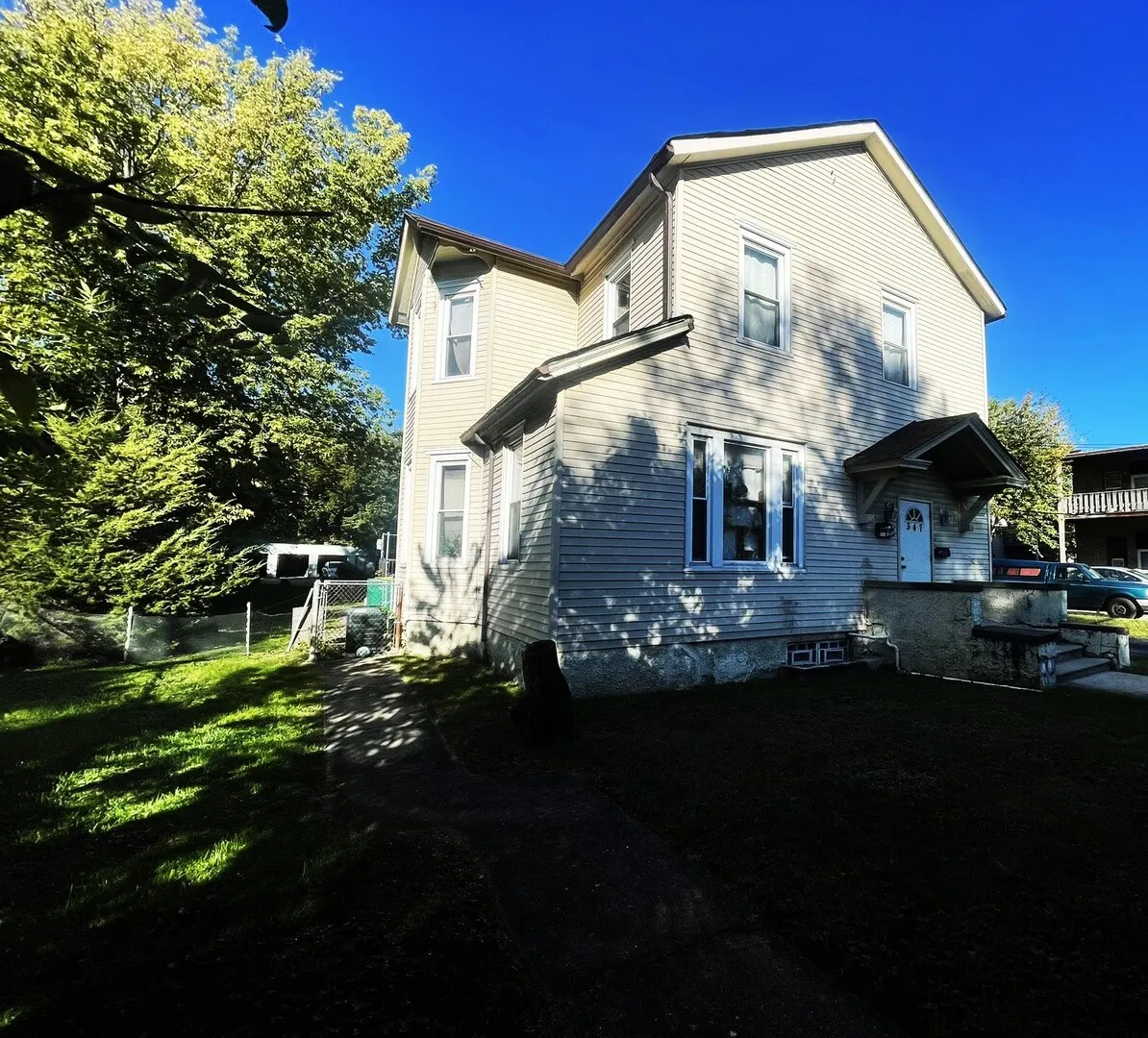 347 Pine Street IL