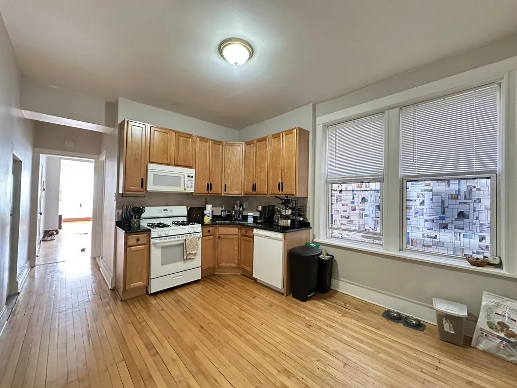 2136 W Chicago Avenue 2F IL