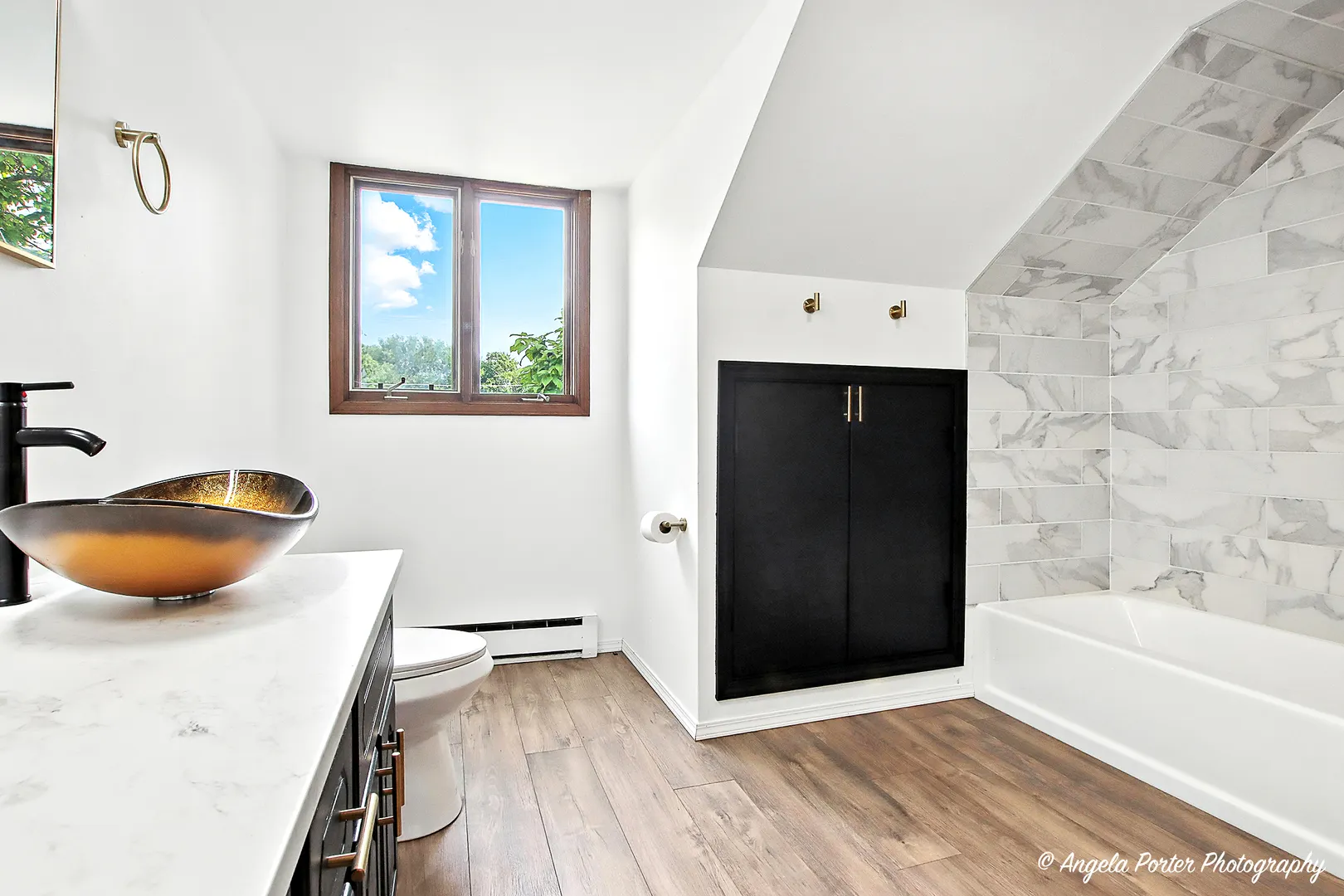 2100 Edina Boulevard IL