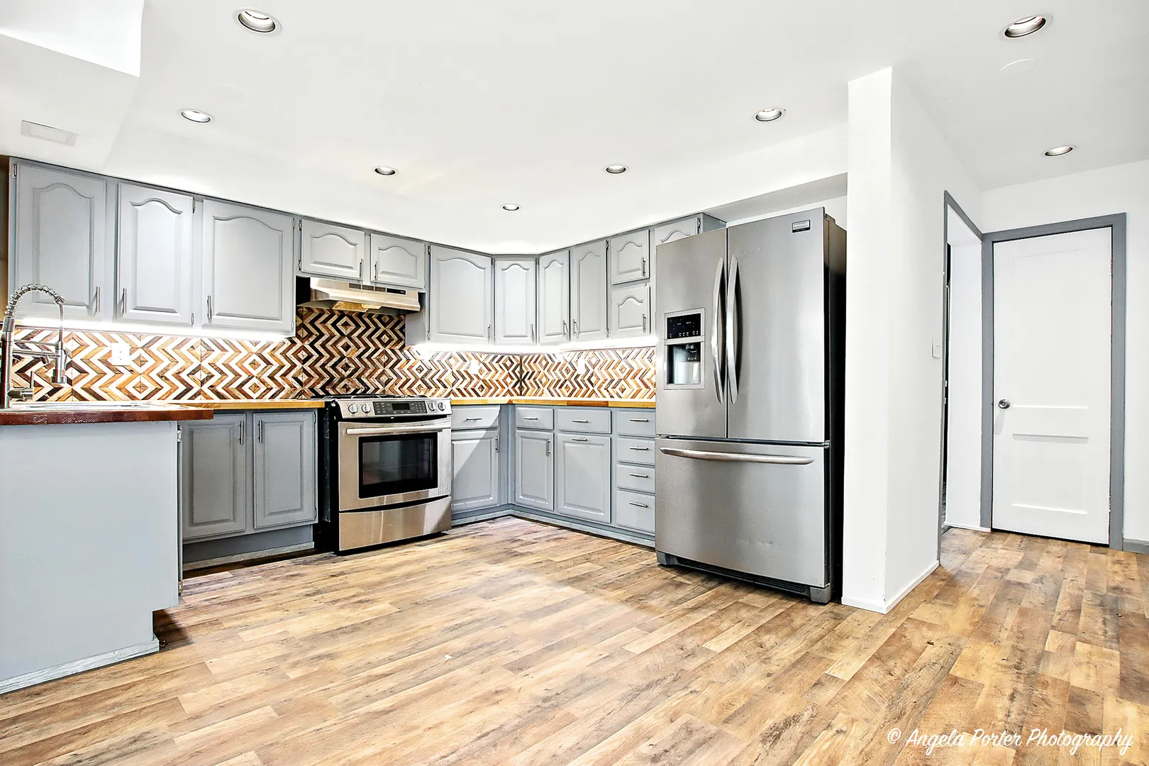 2100 Edina Boulevard IL