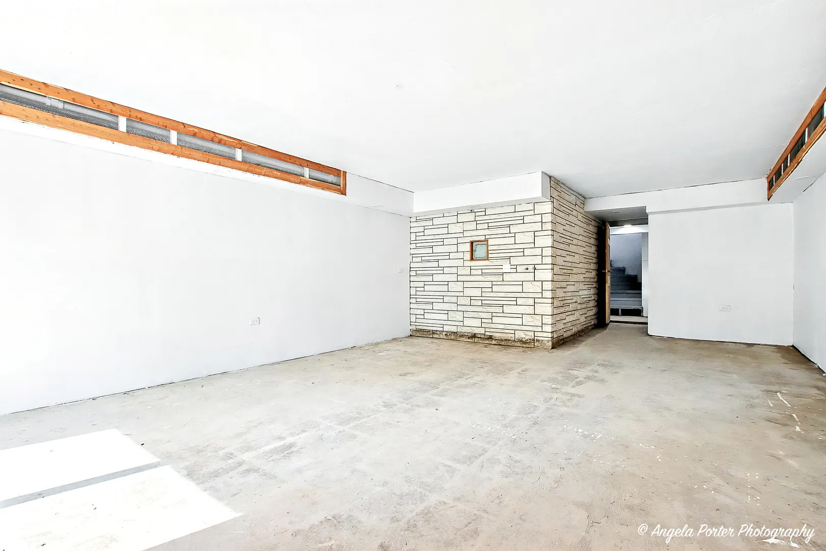 2100 Edina Boulevard IL