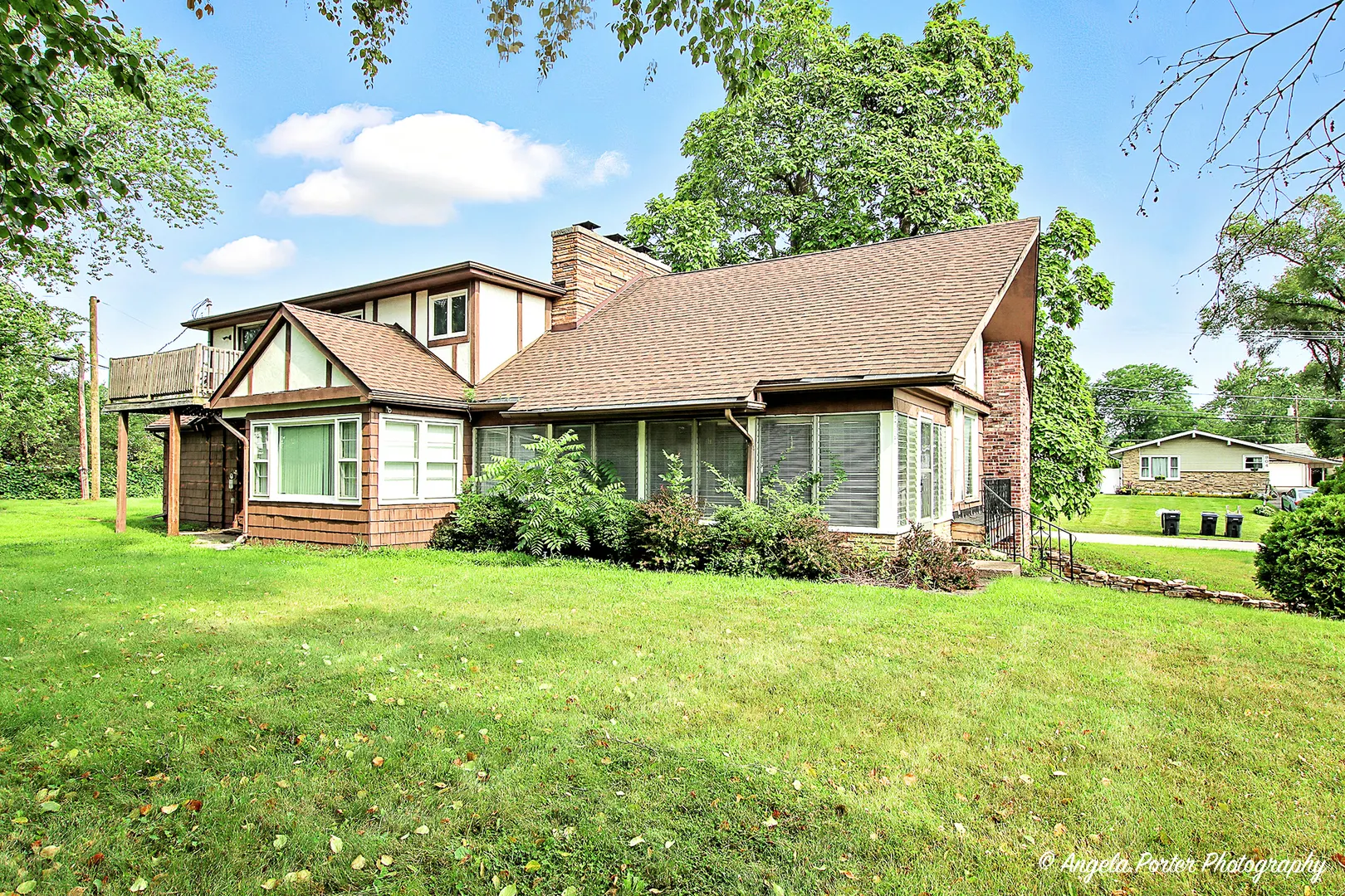2100 Edina Boulevard IL