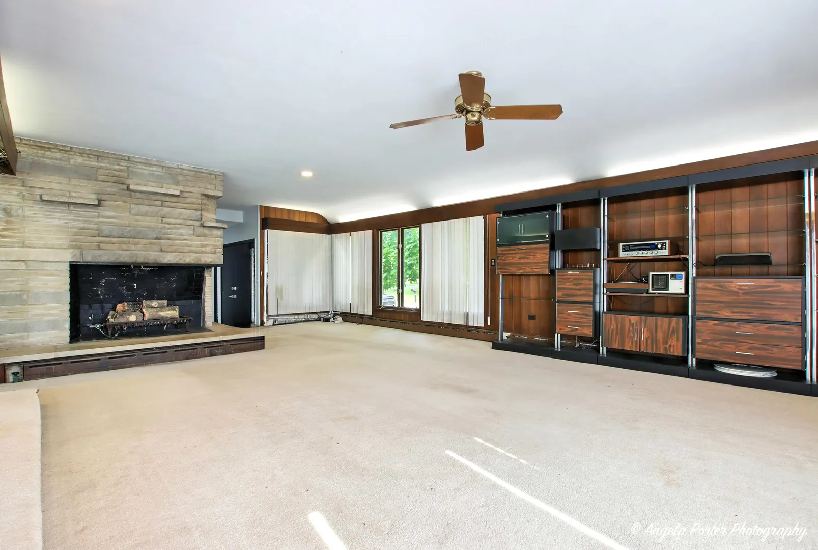 2100 Edina Boulevard IL