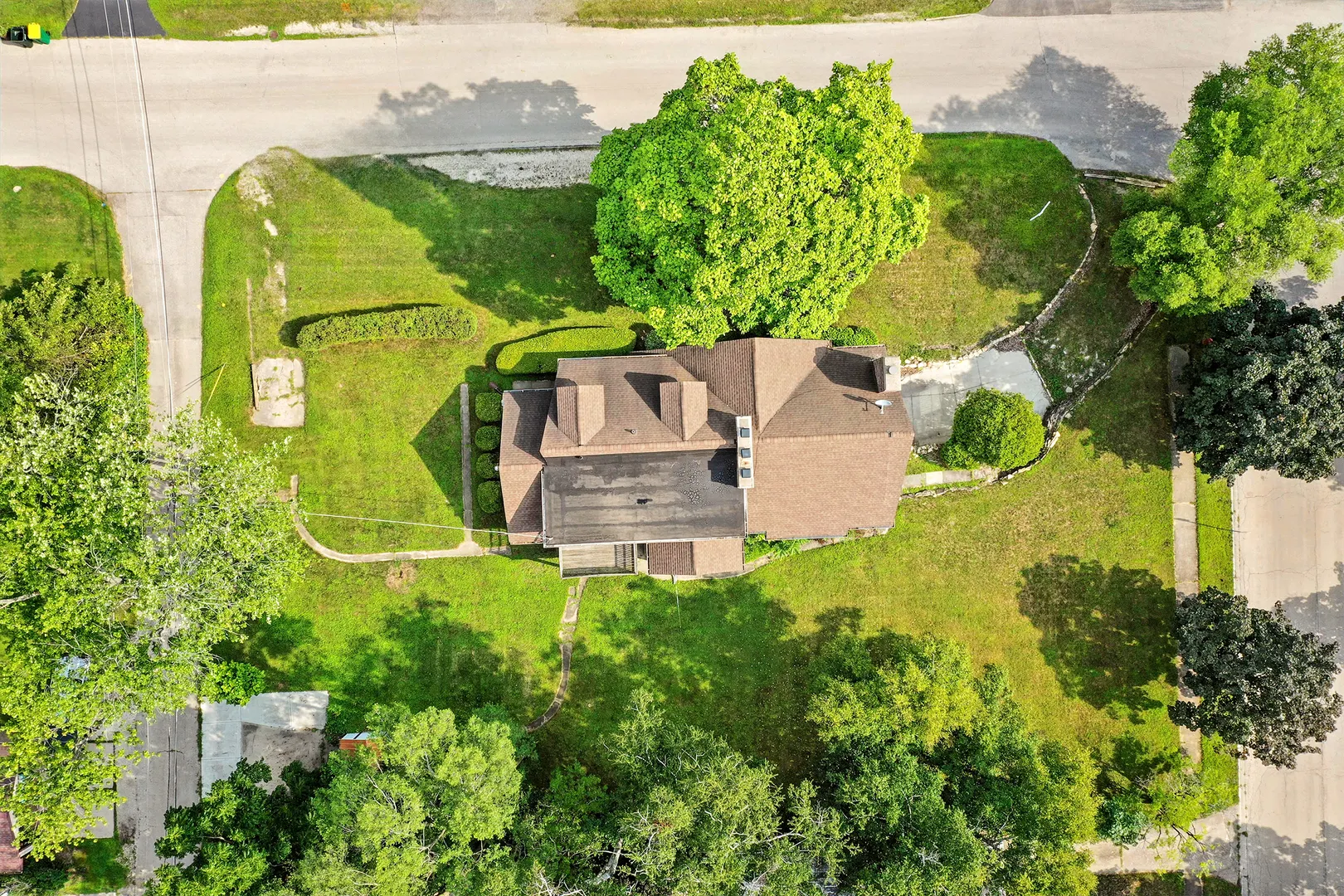 2100 Edina Boulevard IL
