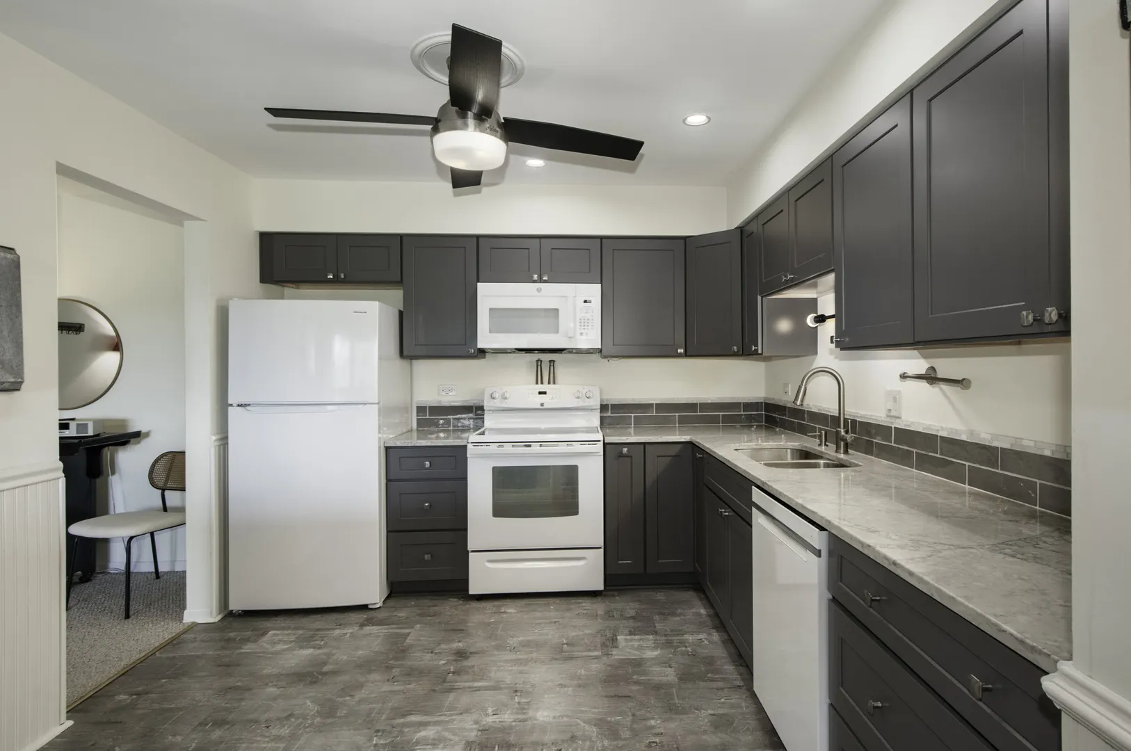 7515 Nantucket Drive 404 IL