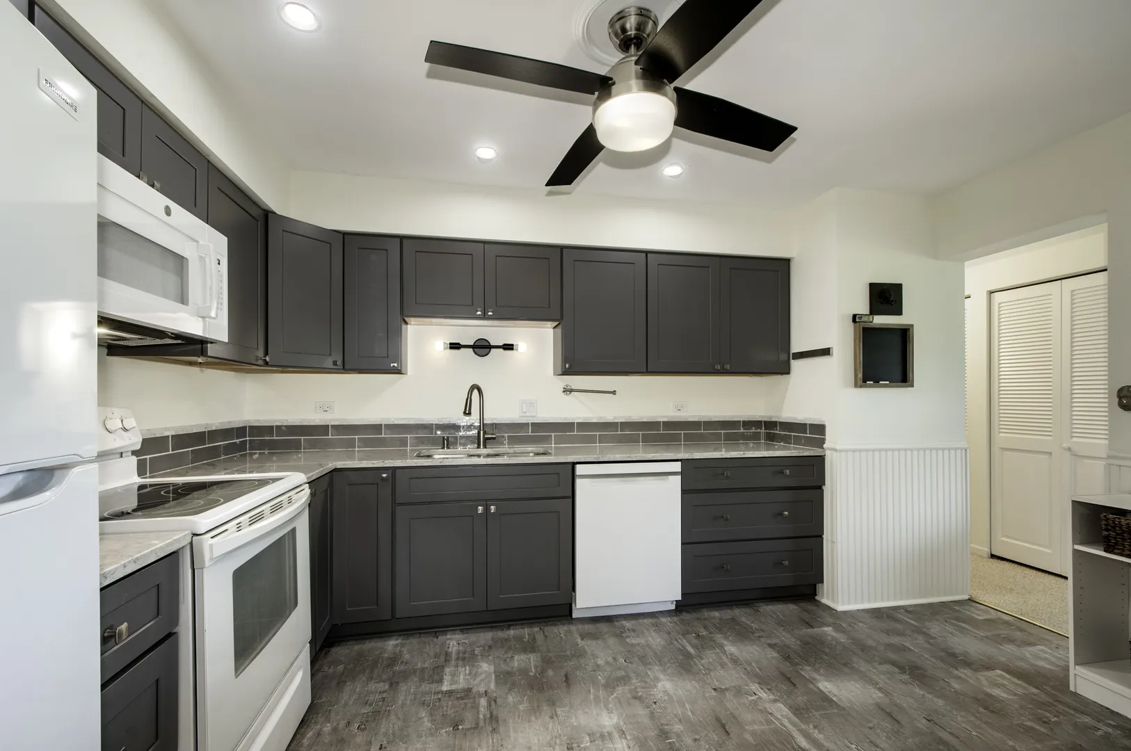 7515 Nantucket Drive 404 IL