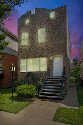 4055 S Ellis Avenue IL