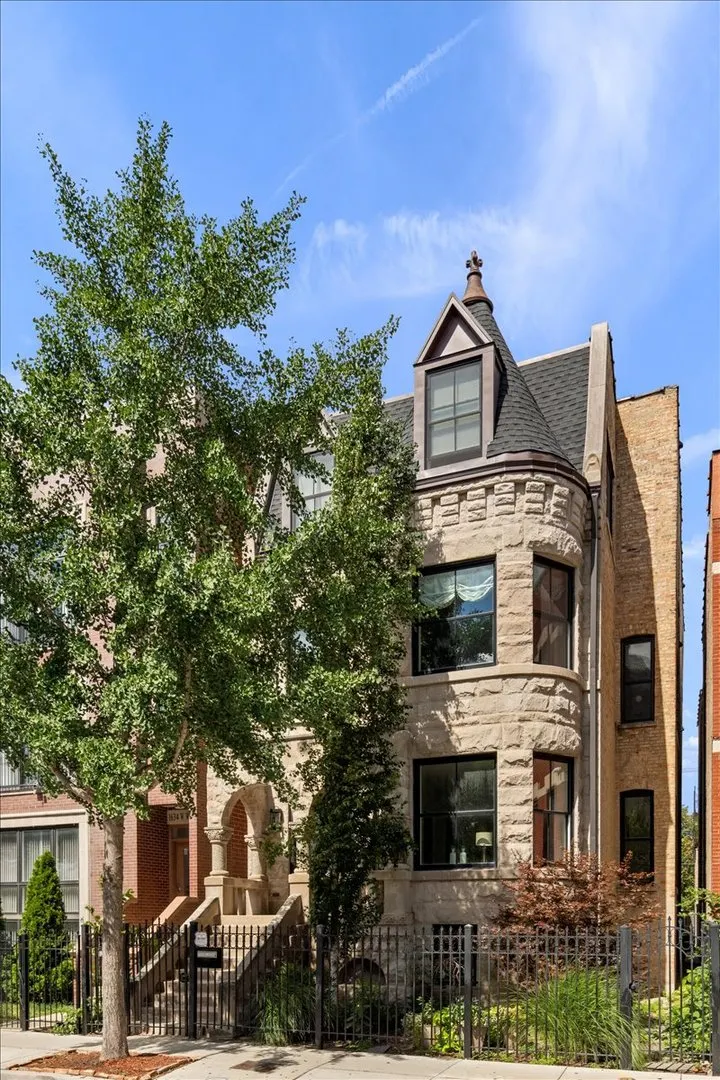 1630 W WARREN Boulevard 1 IL