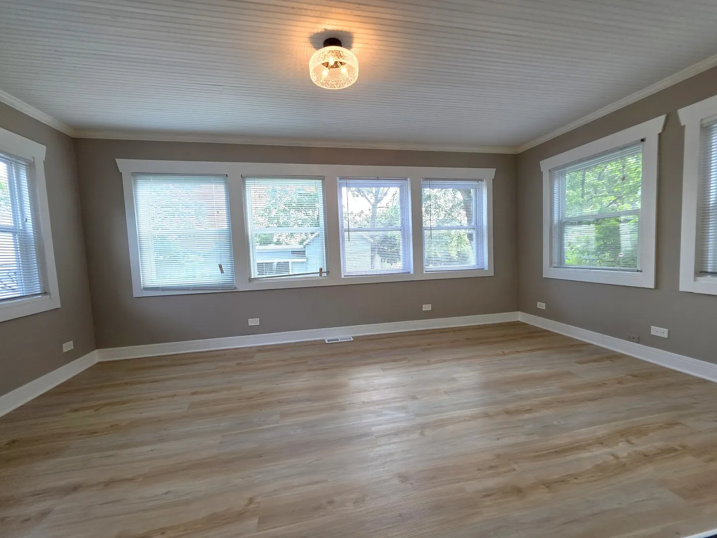 270 Villa Street IL