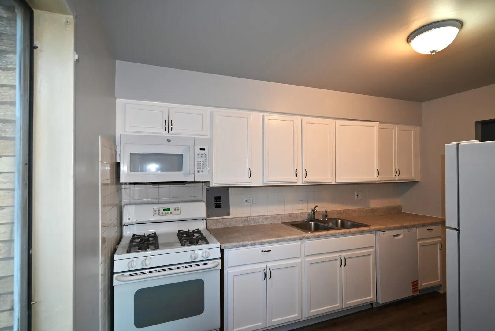 142 ASBURY Avenue 2E IL