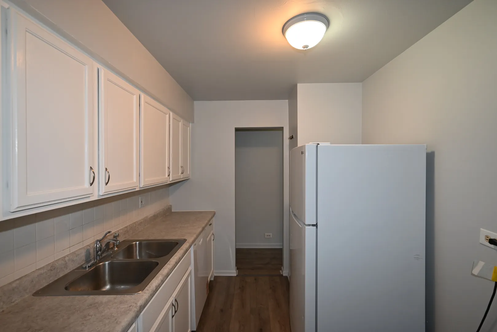 142 ASBURY Avenue 2E IL