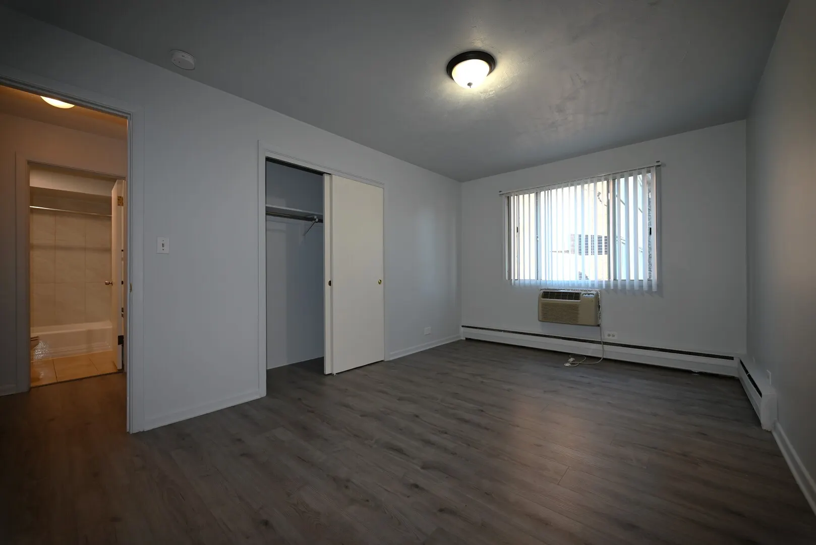 142 ASBURY Avenue 2E IL