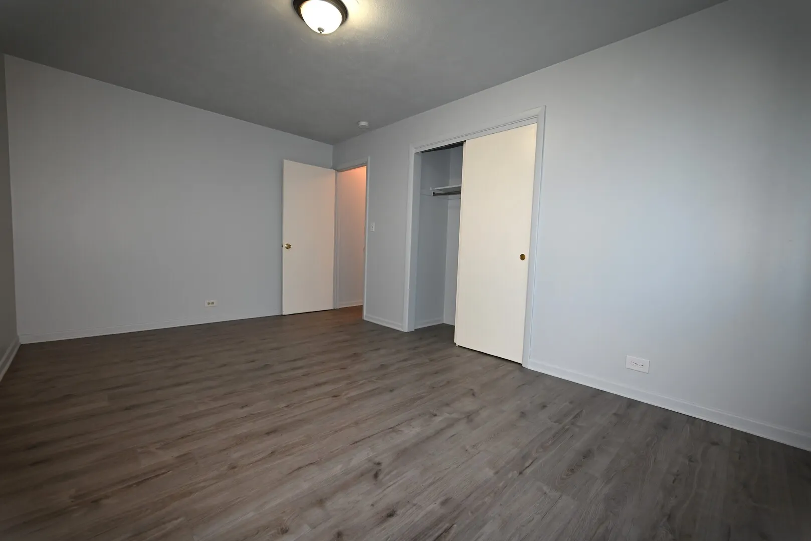 142 ASBURY Avenue 2E IL