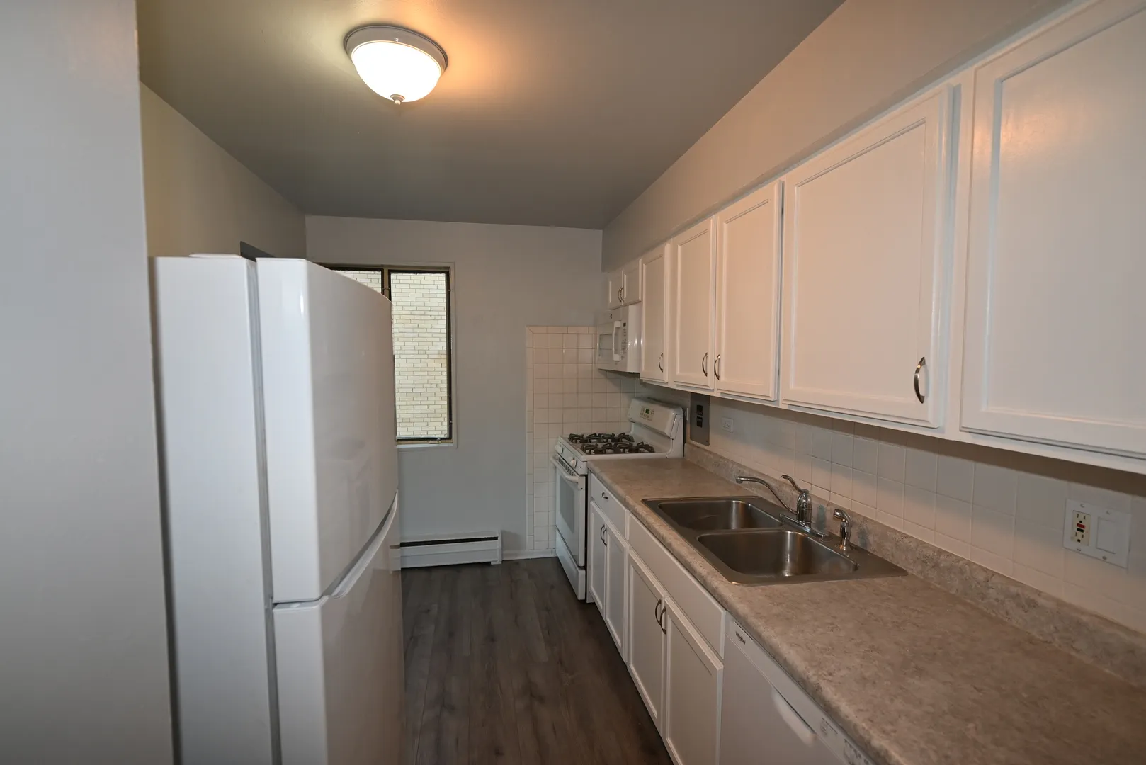 142 ASBURY Avenue 2E IL