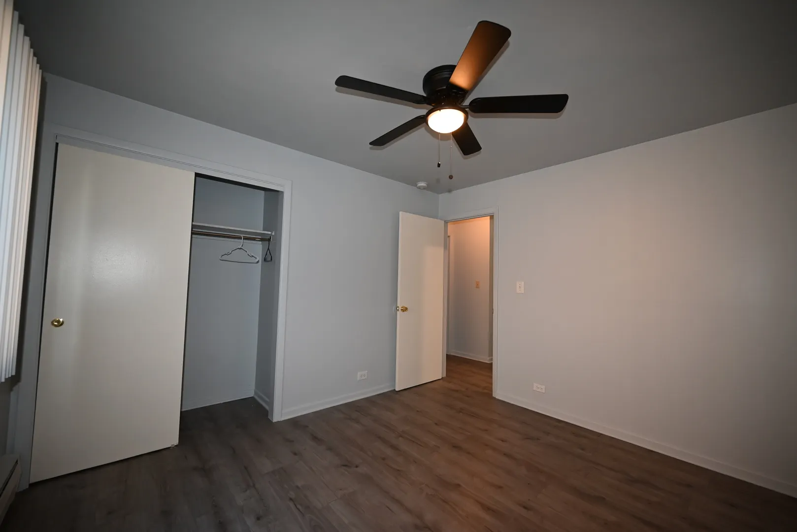 142 ASBURY Avenue 2E IL