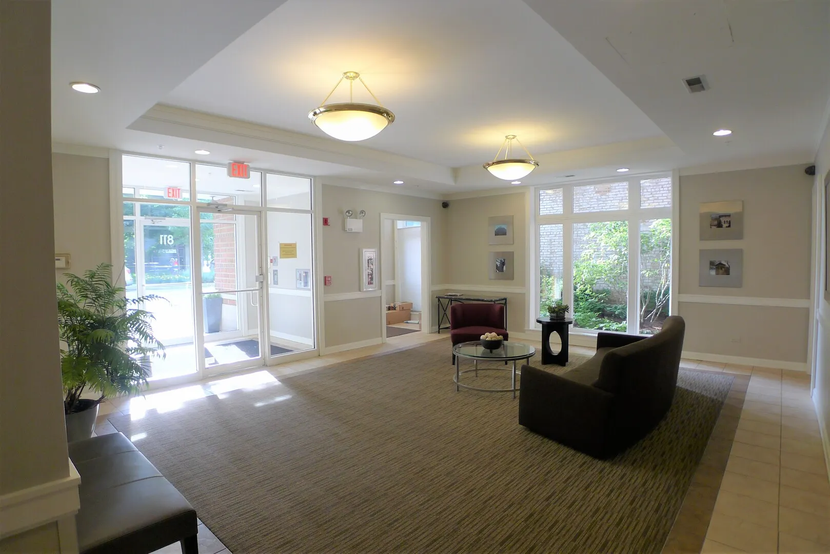 811 CHICAGO Avenue 407 IL