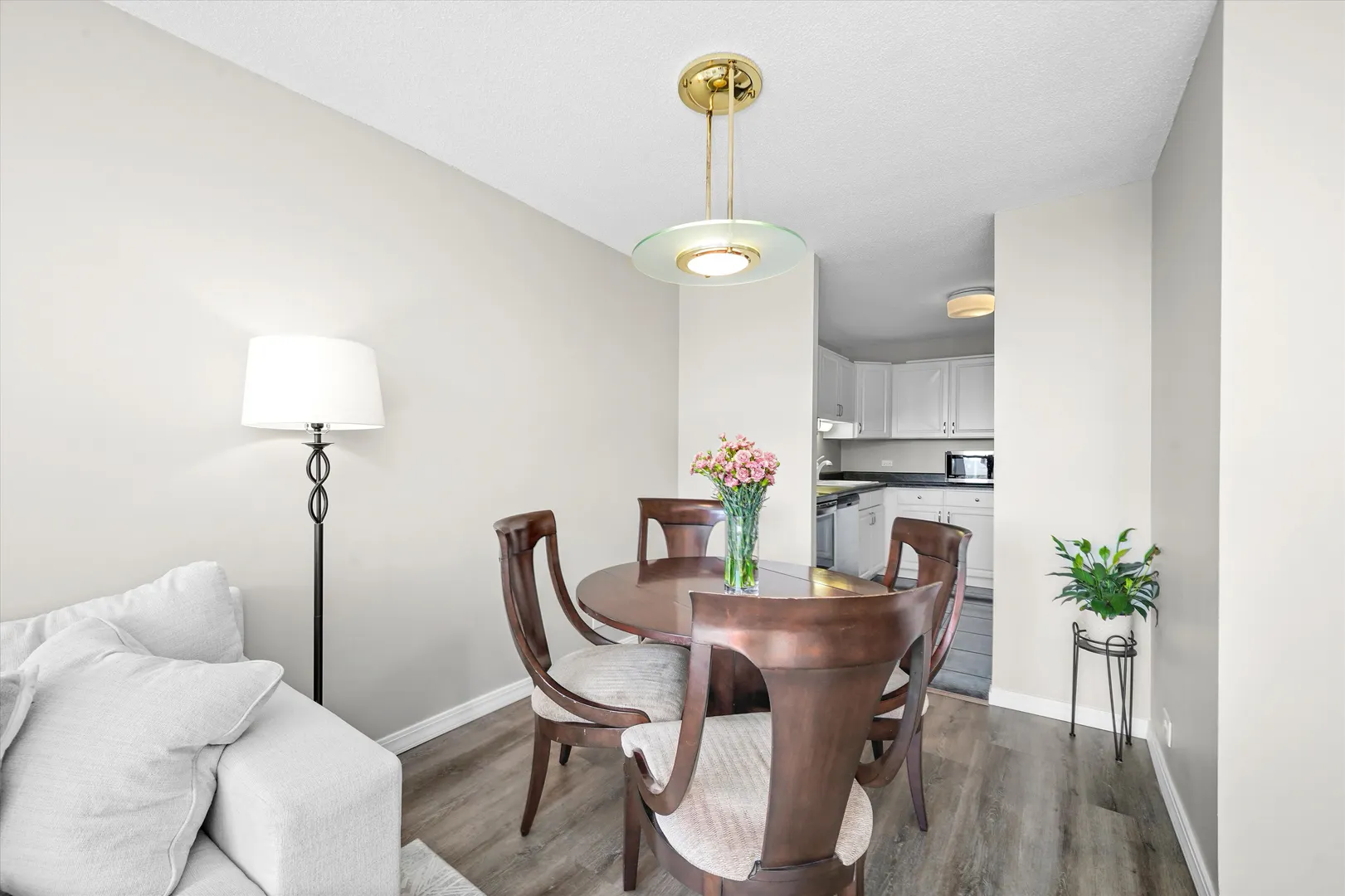 899 S Plymouth Court 1607 IL