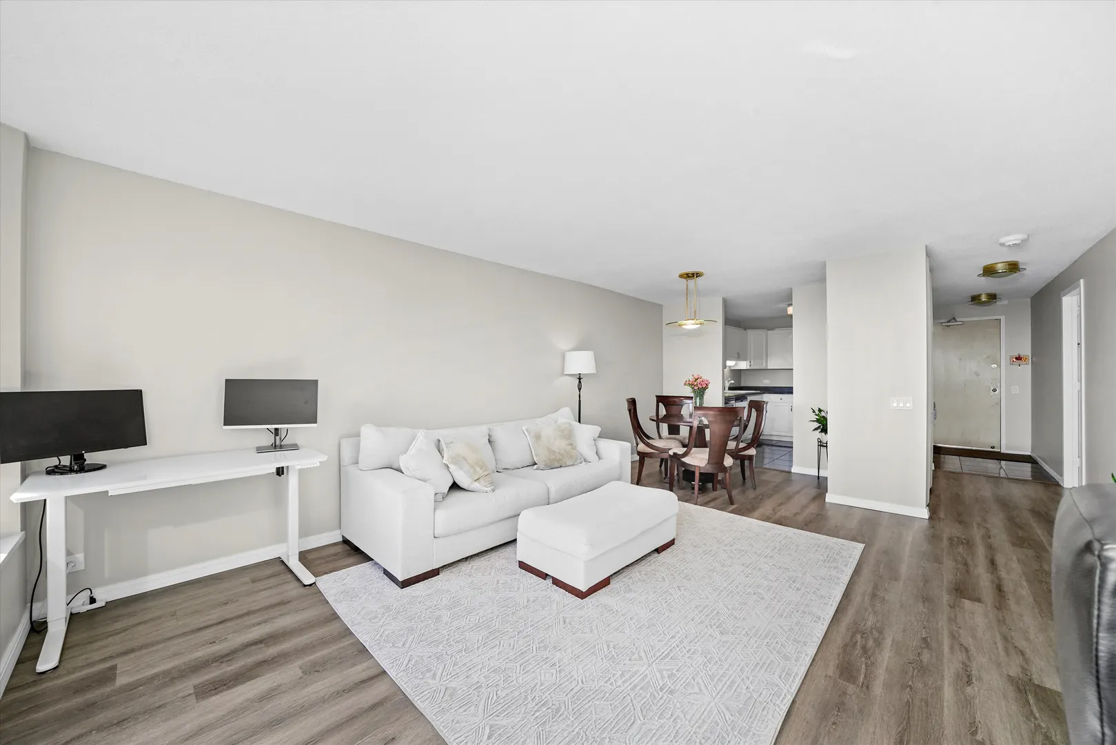 899 S Plymouth Court 1607 IL