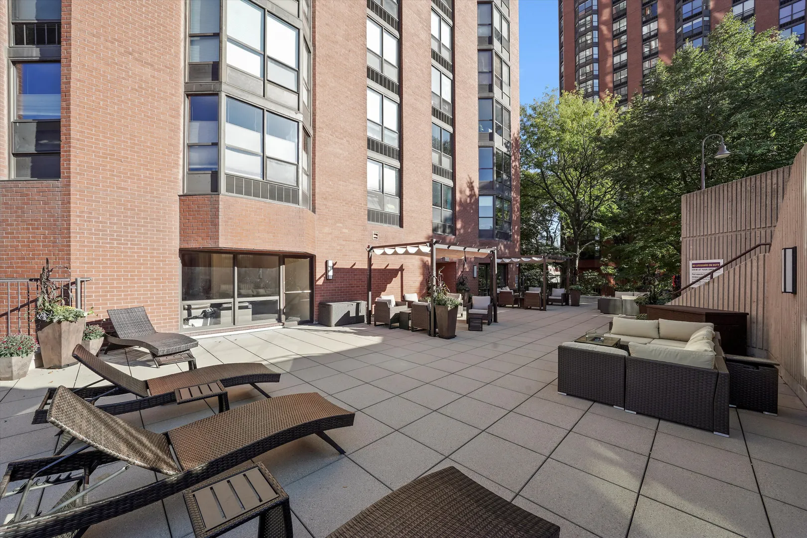 899 S Plymouth Court 1607 IL