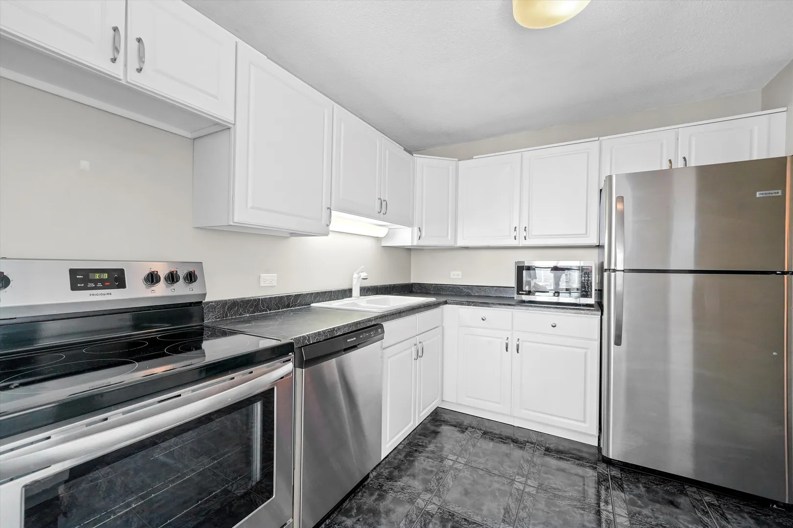 899 S Plymouth Court 1607 IL