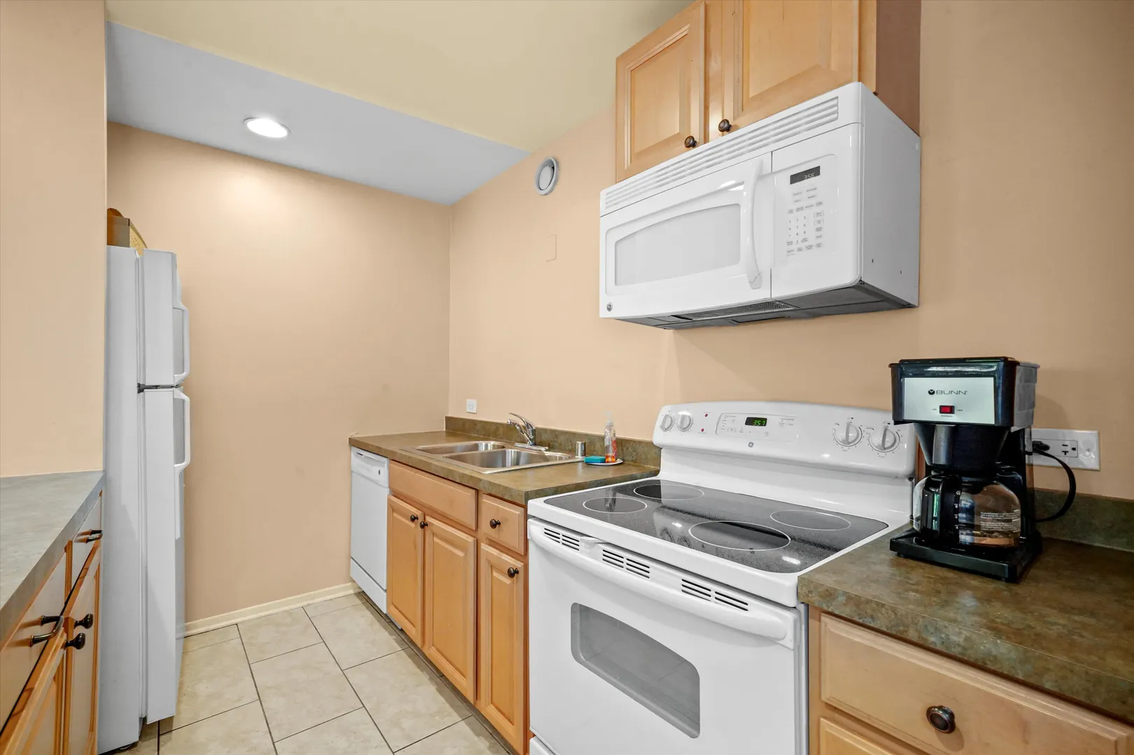 899 S Plymouth Court 1607 IL
