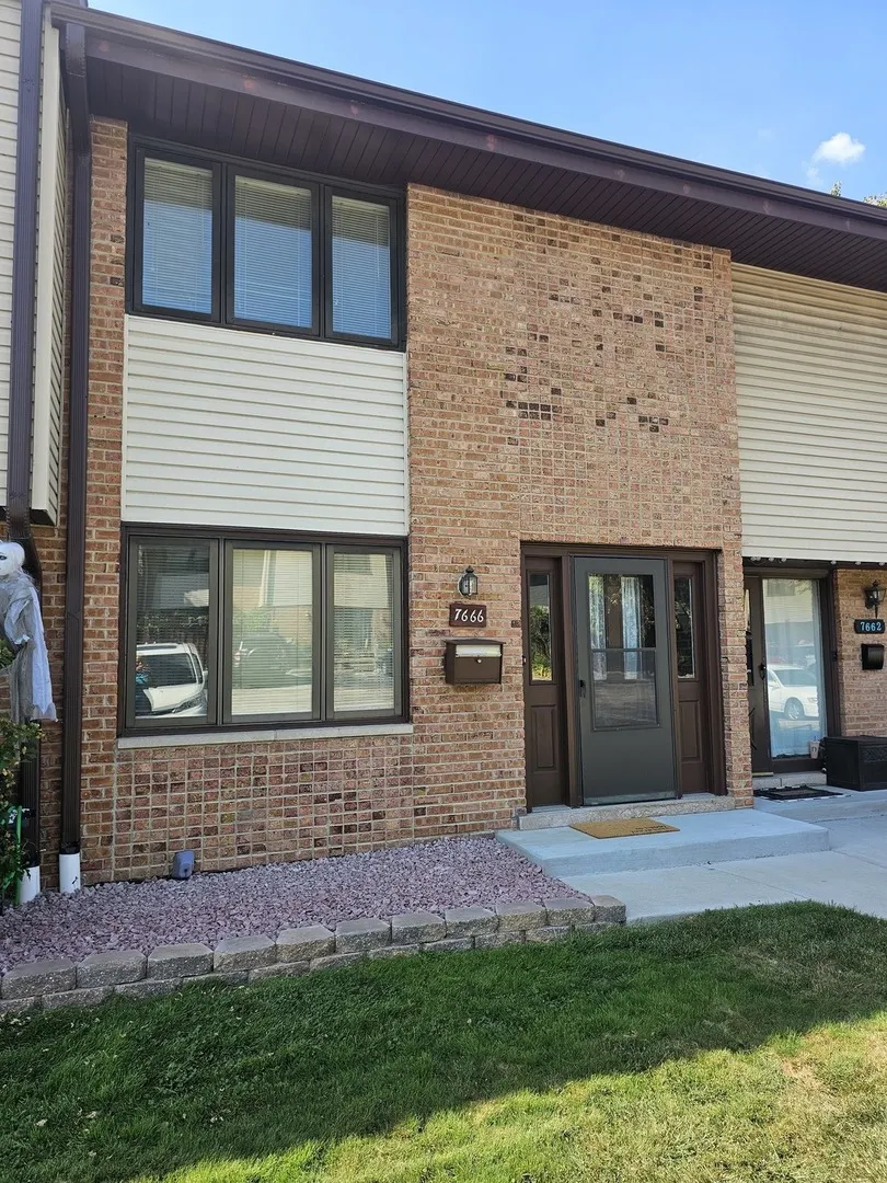 7666 S 88th Court IL