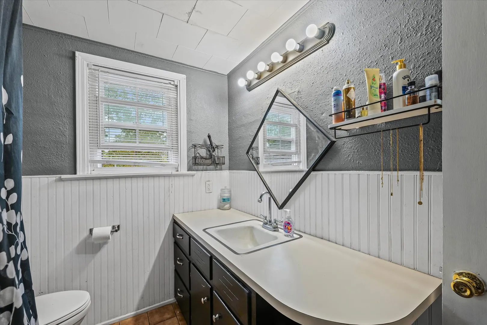 108 W Church Street IL
