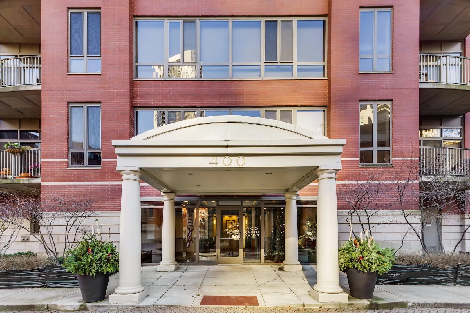 400 N Clinton Street 601 IL