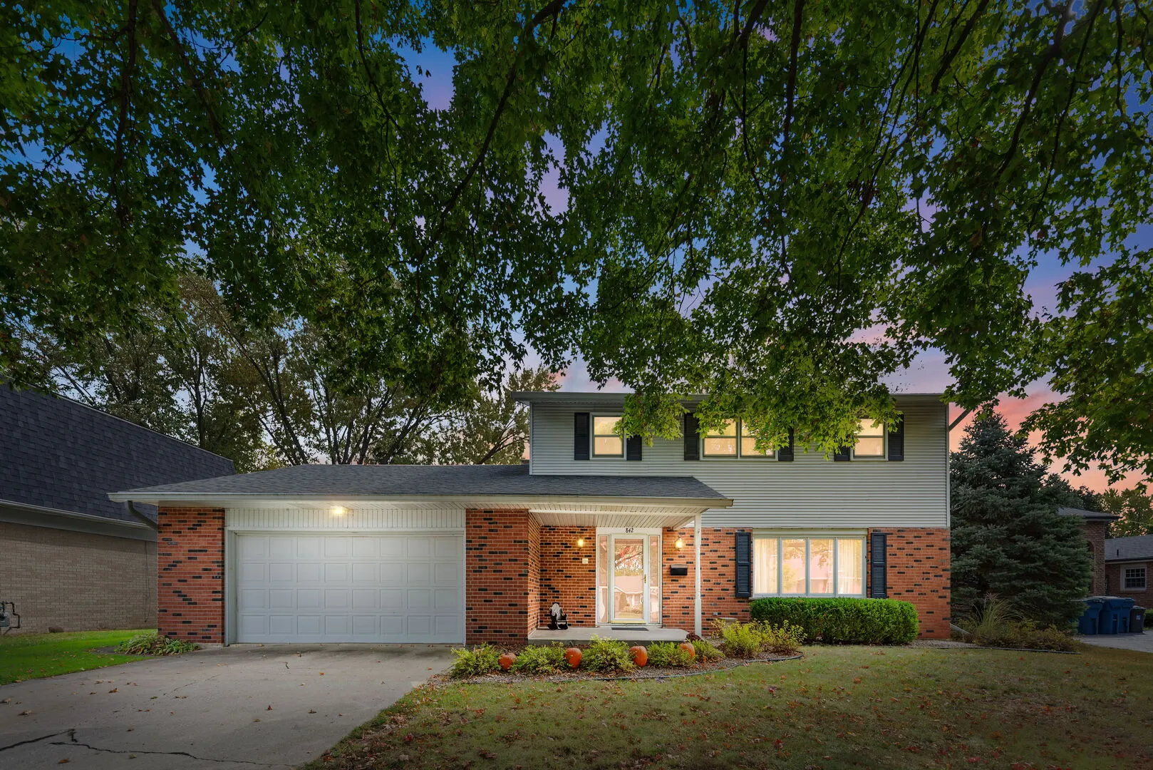 842 S Main Avenue IL