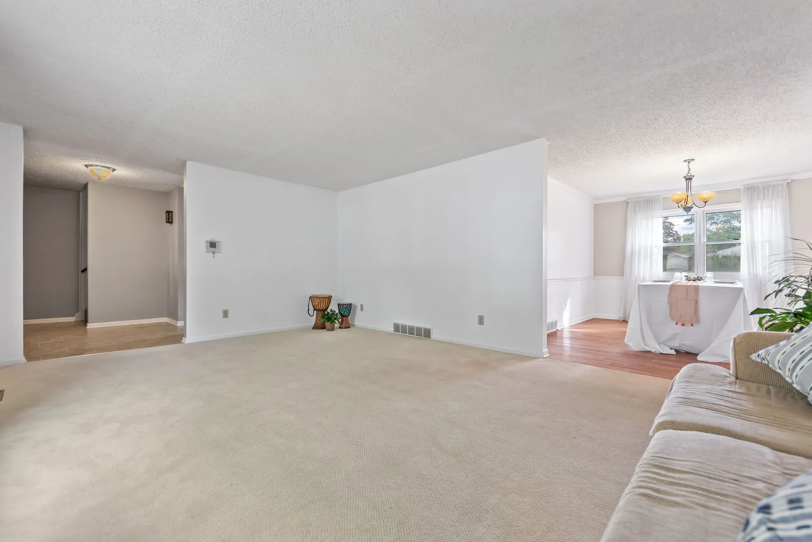 842 S Main Avenue IL